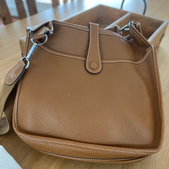 Camel colored Leather Women’s crossbody Bag - Picture 3 of 15